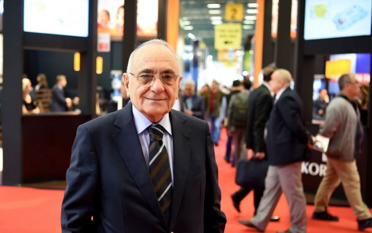’’Sekt�rde iz b�rakanlar’’ bu ayki say�s�nda T�yap Fuarc�l���n Kurucusu Sn B�lent �nal’� konuk ediyoruz